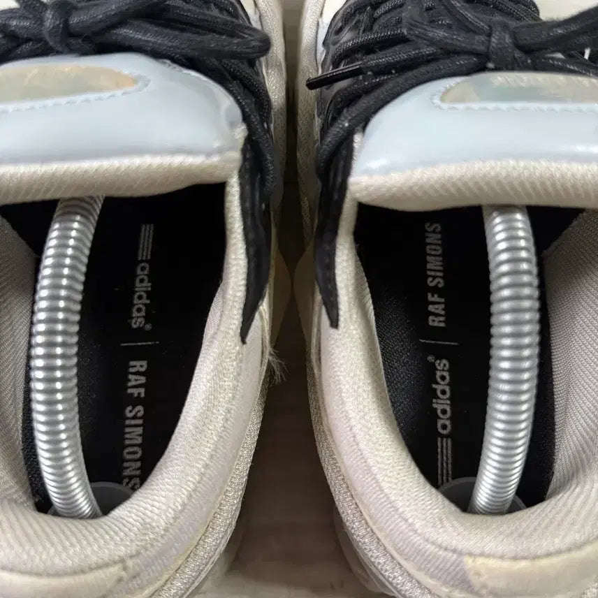 [BUNJANG] Adidas x Raf Simons Ozweego Sneakers / 아디다스 x 라프 시몬스 오즈위고 (270)