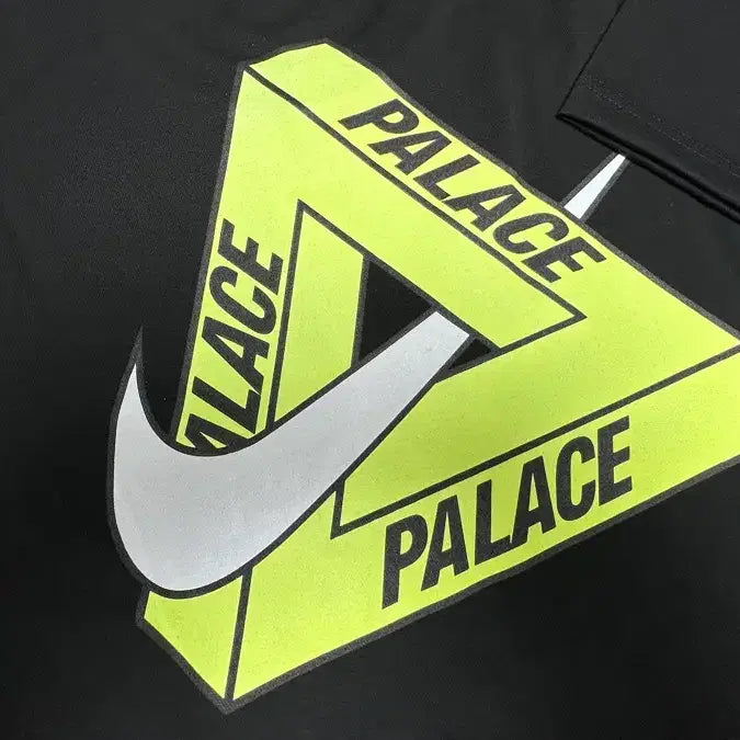 [BUNJANG] Palace Nike Tri-Swoosh T-Shirt Black [M] / 팔라스 x 나이키 트라이 스우시 티셔츠 블랙 - 25FW [M]