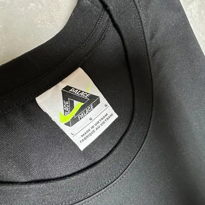 [BUNJANG] Palace Nike Tri-Swoosh T-Shirt Black [M] / 팔라스 x 나이키 트라이 스우시 티셔츠 블랙 - 25FW [M]