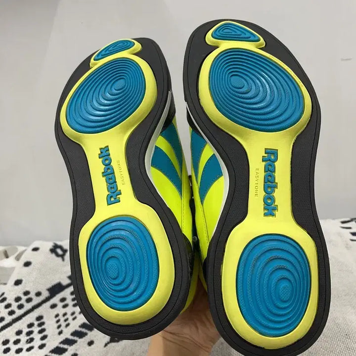 [SOLD OUT] 리복 이지톤 러너 미드 운동화 240 X00343