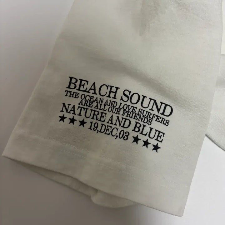 [BUNJANG] 비치 사운드(Beach Sound) 네이쳐 앤 블루 그래픽 반팔 티셔츠 / 비치 사운드(Beach Sound) 네이쳐 앤 블루 그래픽 반팔 티셔츠