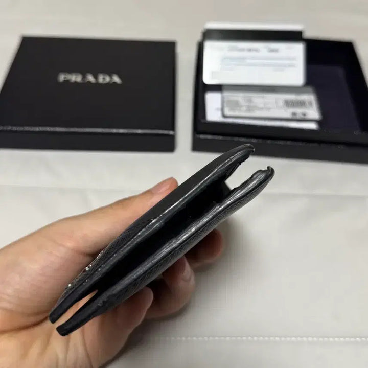 [BUNJANG] [정품] 프라다 사피아노 반지갑 / [정품] 프라다 사피아노 반지갑