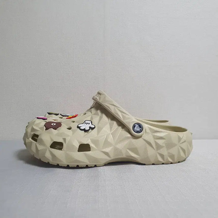 [SOLD OUT] 270mm 크록스 클래식 지오메트릭 클로그 베이지 M9