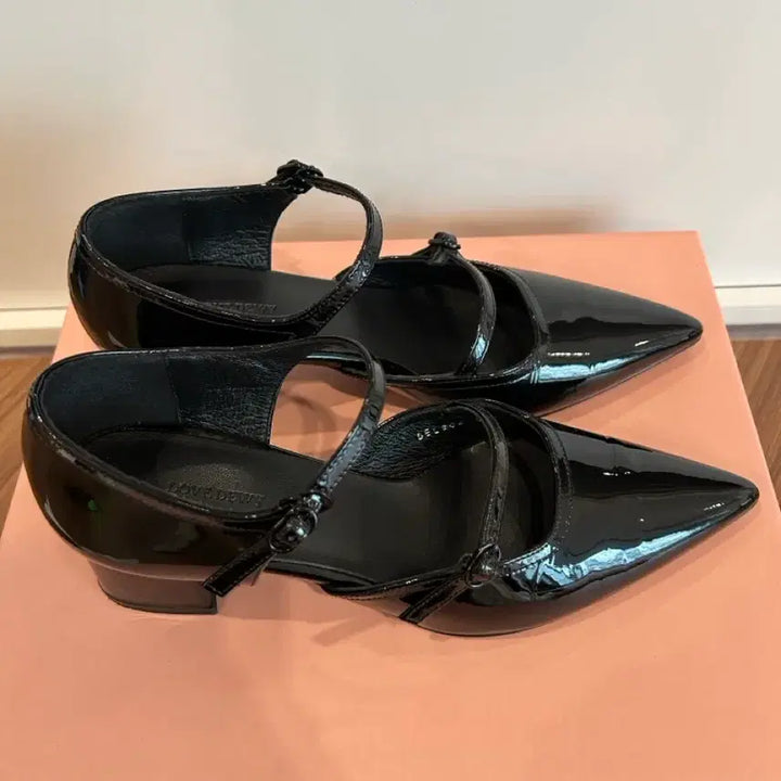 [BUNJANG] Love Dewey Two Strap Mary Jane Shoes (240) / 러브듀이 투스트랩메리제인 (240)