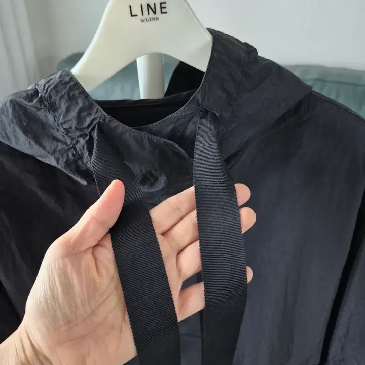 [BUNJANG] Helen Karen Airy Jumper Black Nylon Size S / 헬렌카렌 에어리 점퍼 미착용
