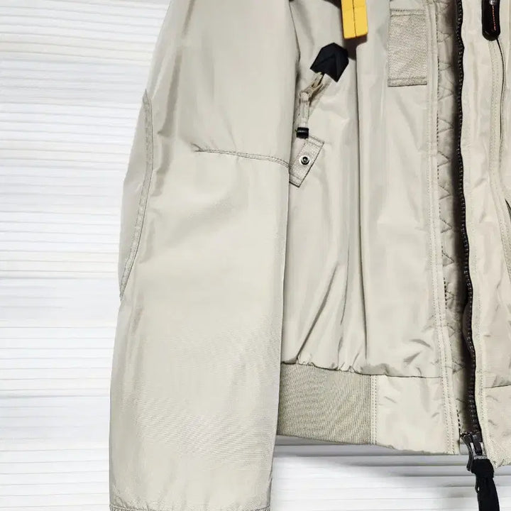 [BUNJANG] Parajumpers Gobi Bomber Padding Beige L / 파라점퍼스 고비 봄버 패딩 베이지 L