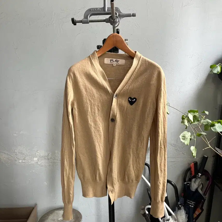 [BUNJANG] Comme des Garçons PLAY Beige Cardigan M / 꼼데가르송 PLAY 베이지 가디건 M