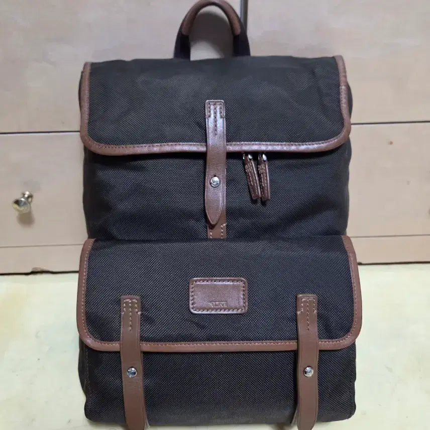 [BUNJANG] Tumi Alpha Bravo Folsom Backpack Dark Brown / 투미 정품 알파브라보 폴섬 백팩 거의새제품