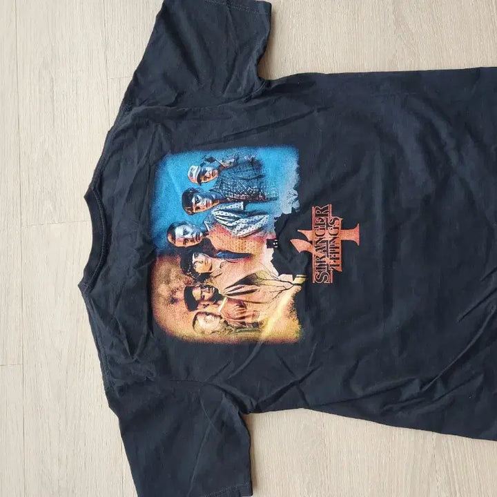 [BUNJANG] Stranger Things Season 4 T-Shirt XL / 기묘한 이야기 시즌4 반팔 티셔츠 XL