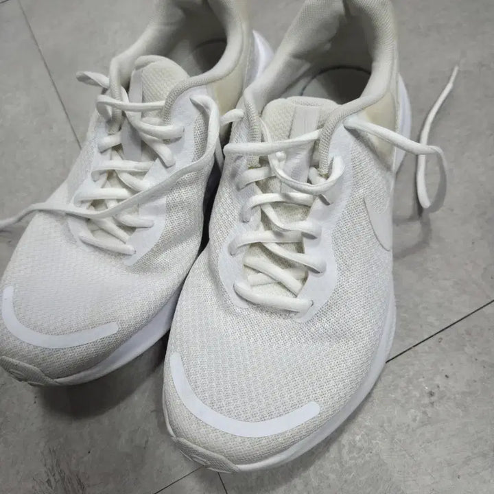 [BUNJANG] Nike Revolution 7 Running Shoes 250 / 나이키 레볼루션7  러닝화 250