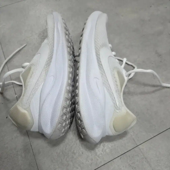 [BUNJANG] Nike Revolution 7 Running Shoes 250 / 나이키 레볼루션7  러닝화 250