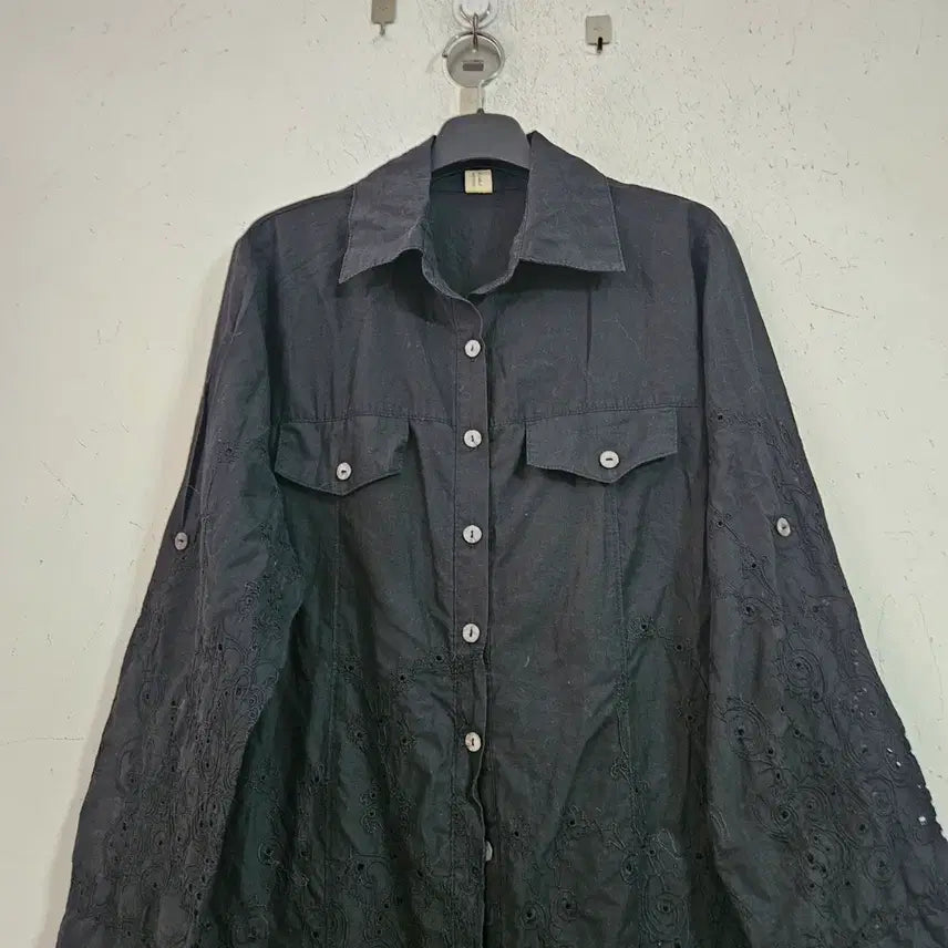 [BUNJANG] Black Punching Lace Long Shirt / 블랙 펀칭 레이스 롱 셔츠