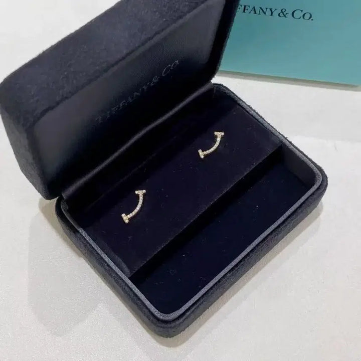 [BUNJANG] Tiffany &amp; Co. T Smile Diamond Earrings Pink Gold / 티파니앤코 T 스마일 다이아몬드 귀걸이, 핑크골드