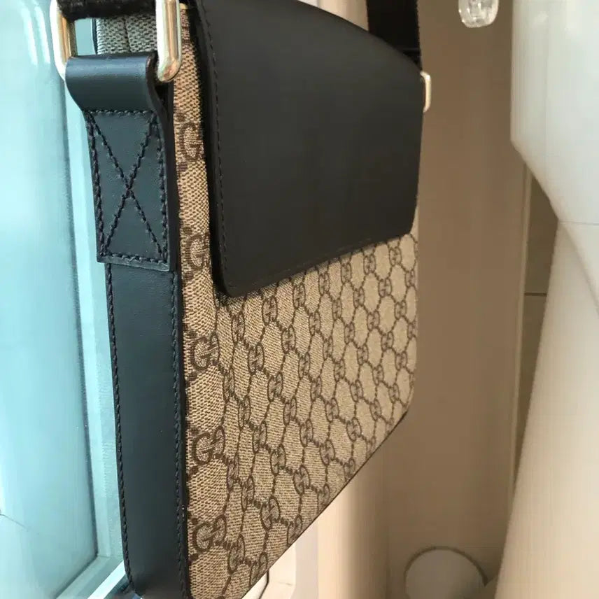 [BUNJANG] Gucci GG Pattern Messenger Bag / 구찌 GG패턴 메신저백