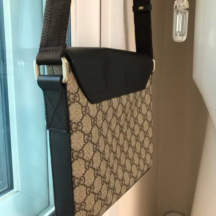 [BUNJANG] Gucci GG Pattern Messenger Bag / 구찌 GG패턴 메신저백