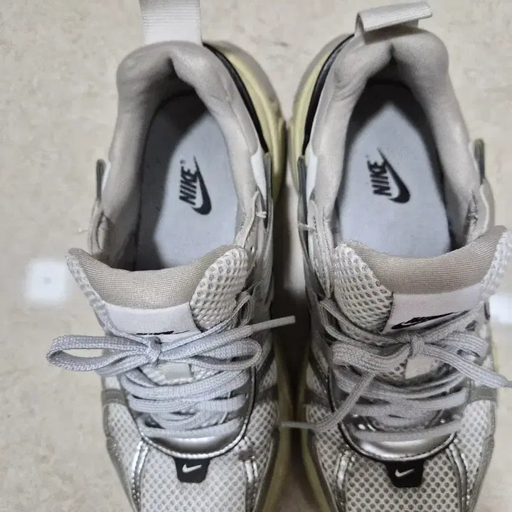 [BUNJANG] Nike V2K 230 Sneakers / 나이키 v2k 230사이즈