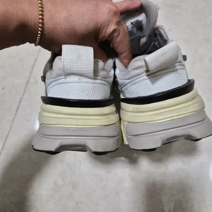 [BUNJANG] Nike V2K 230 Sneakers / 나이키 v2k 230사이즈