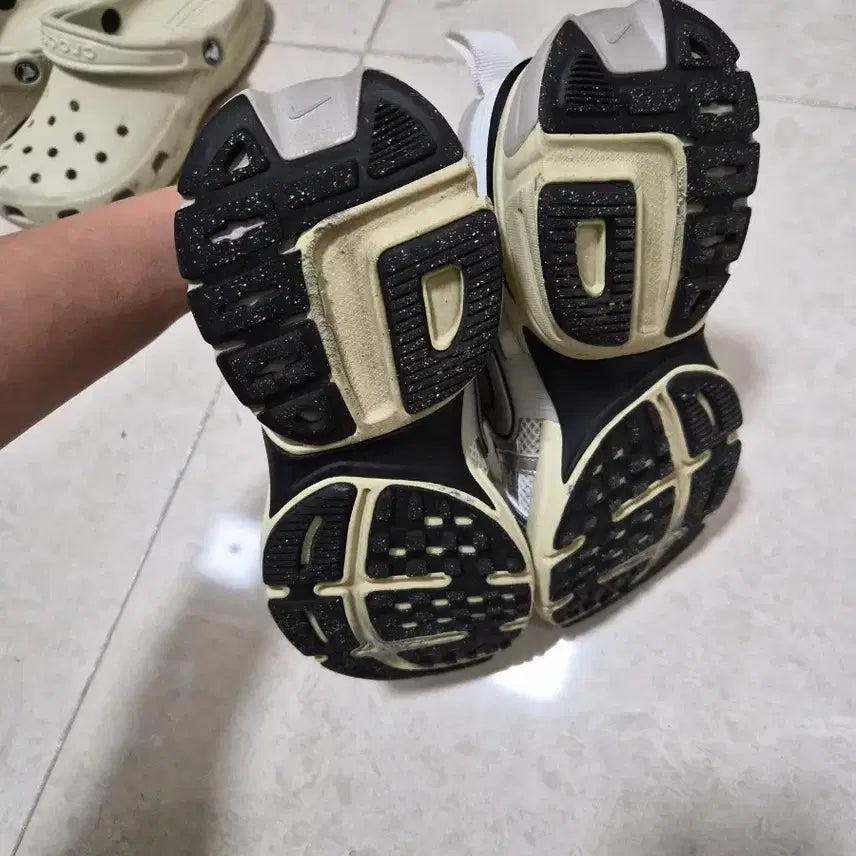[BUNJANG] Nike V2K 230 Sneakers / 나이키 v2k 230사이즈