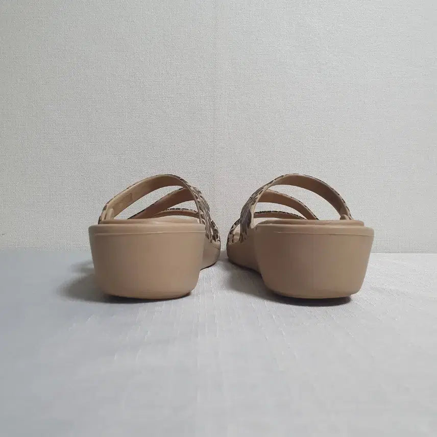 [BUNJANG] Crocs Patricia II Leopard Wedge Slide Sandals / 240mm 크록스 패트리샤2 레오파드 웨지 슬리퍼 샌들 W7