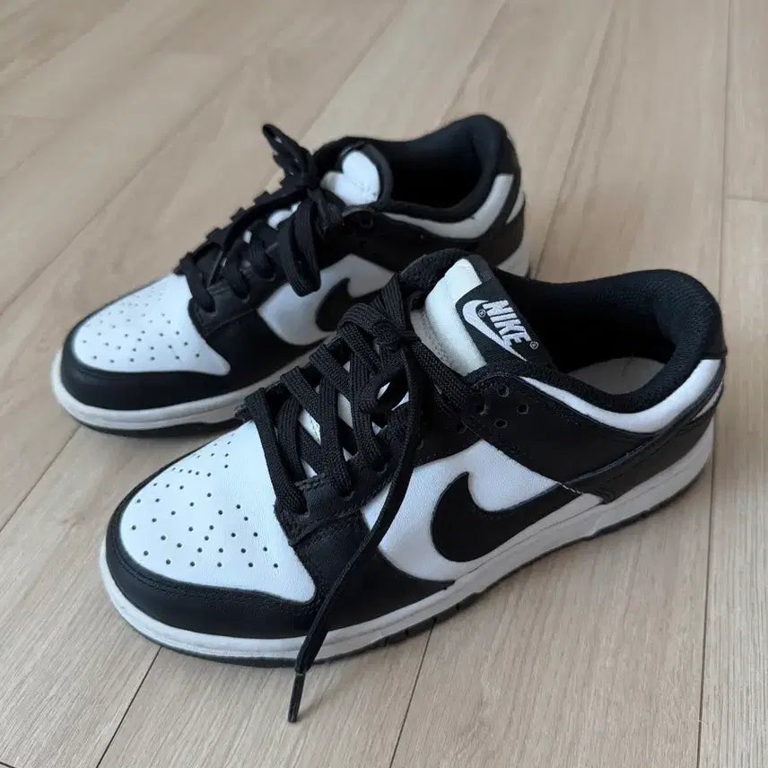 [BUNJANG] Nike Dunk Low Panda 230 Sneakers / 나이키 덩크 로우 범고래 230