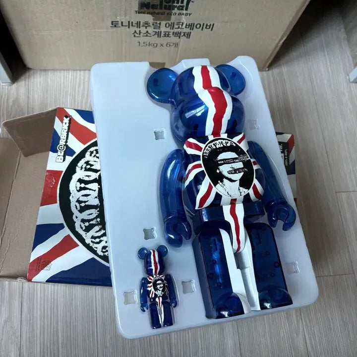 [BUNJANG] Bearbrick God Save the Queen 100% 400% Set / 베어브릭 100% 400% 퀸 God Save the Queen