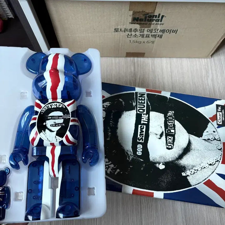 [BUNJANG] Bearbrick God Save the Queen 100% 400% Set / 베어브릭 100% 400% 퀸 God Save the Queen