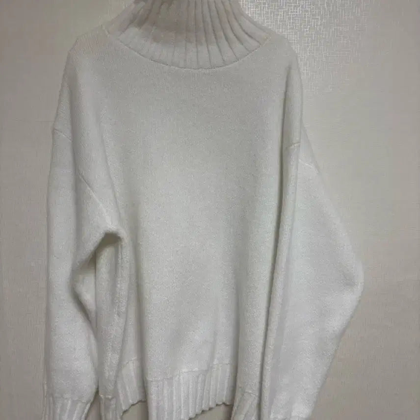 [BUNJANG] White Turtleneck Knit Sweater / 화이트 터틀넥 니트