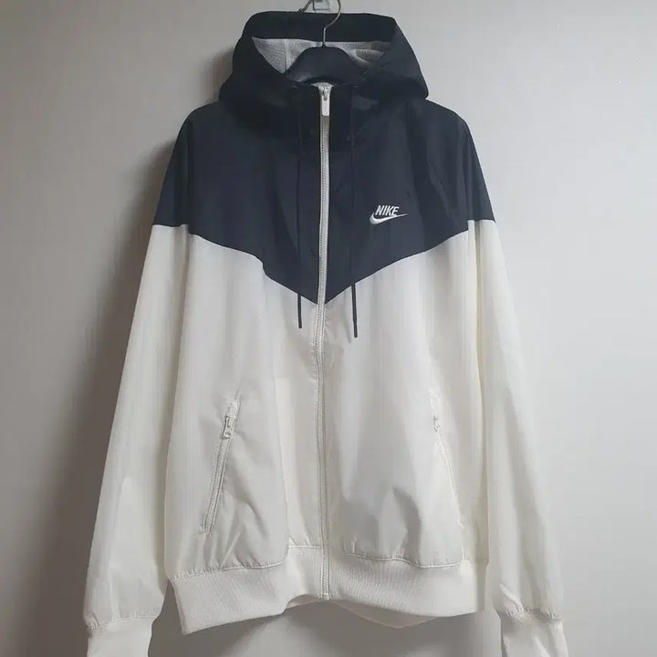 [BUNJANG] Nike Windrunner Hooded Jacket / 나이키 윈드러너 후드 바람막이 자켓 L / 100