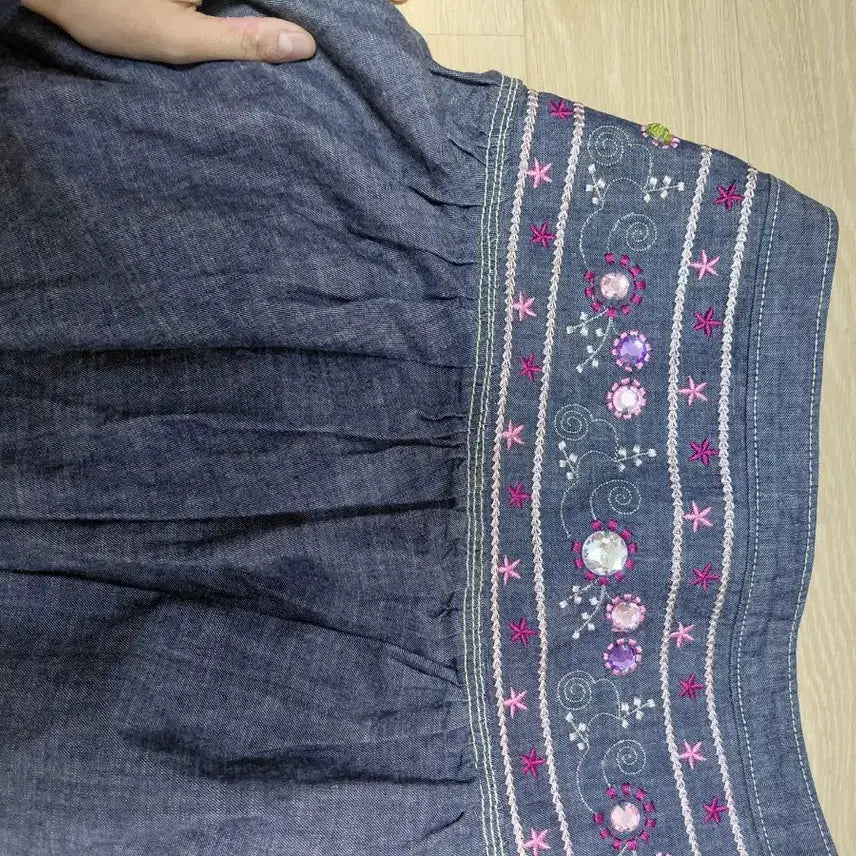 [BUNJANG] Fairy Mori Bohemia Denim Cubic Embroidery Skirt / 페어리 모리 보헤미아 데님 큐빅 자수 엠브로이드 스커트