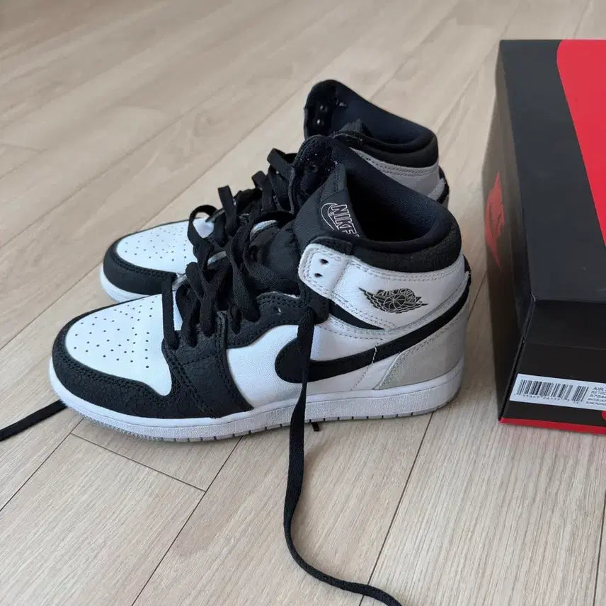 [BUNJANG] Nike Air Jordan 1 High Bleached Coral Sneakers / 나이키 에어 조던1 하이 블리치드 코랄 230