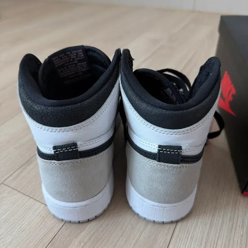 [BUNJANG] Nike Air Jordan 1 High Bleached Coral Sneakers / 나이키 에어 조던1 하이 블리치드 코랄 230