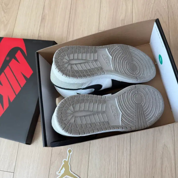 [BUNJANG] Nike Air Jordan 1 High Bleached Coral Sneakers / 나이키 에어 조던1 하이 블리치드 코랄 230
