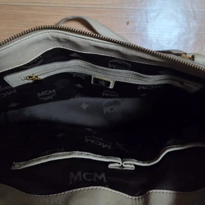 [BUNJANG] MCM Logo Pattern Shoulder Bag / MCM 로고 패턴 숄더백