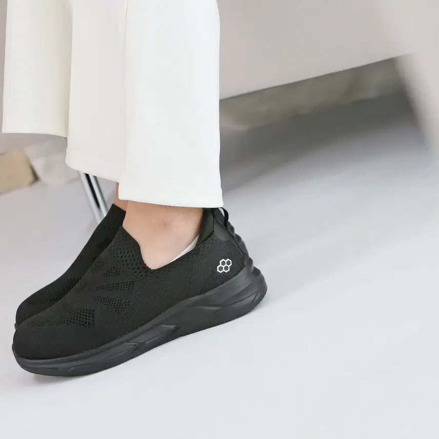 [BUNJANG] Y4 Lightweight Knit Slip-On Nursing Shoes / 간호사화 병원신발 발편한 근무화 초경량 니트 슬립온 쿠션화 블랙 Y4