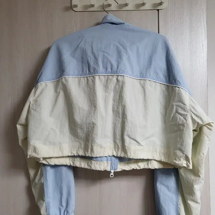 [BUNJANG] Kirsh Crop Windbreaker Jacket / 키르시 크롭 바람막이 블루/베이지