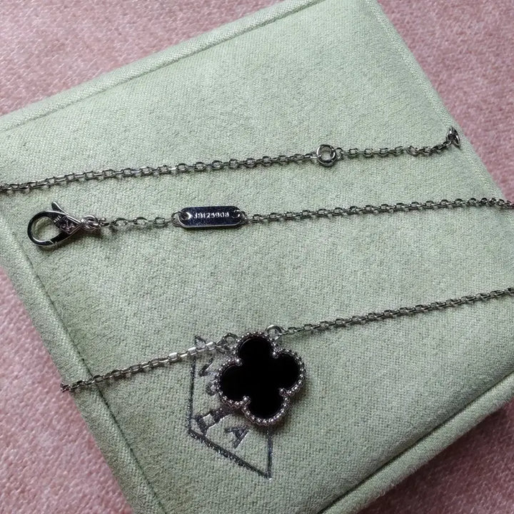 [BUNJANG] Van Cleef &amp; Arpels Vintage Alhambra Pendant / 반클리프&amp;아펠 빈티지 알함브라 펜던트