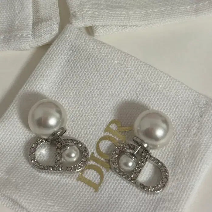 [BUNJANG] Dior Pearl Tribales Earrings / 디올 진주 TRIBALES 귀걸이