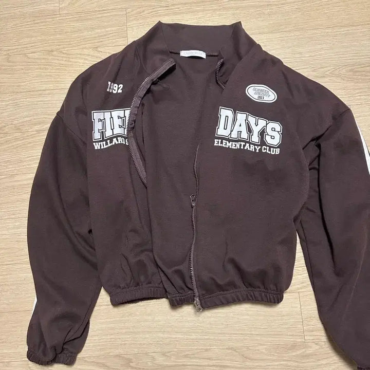 [BUNJANG] Two-Way Zip-Up Brown / 에이블리 투웨이 집업 브라운