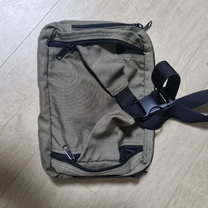 [BUNJANG] Millet Khaki Hip Pack / 밀레 카키색 힙색