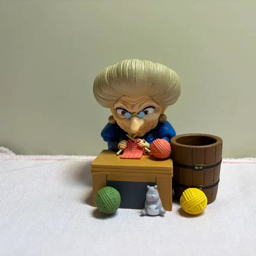 [SOLD OUT] 지브리 센과치히로 제니바 피규어