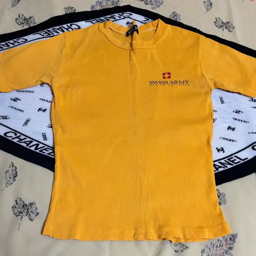 [BUNJANG] Swiss Army Yellow Short-Sleeve T-Shirt / 스위스 아미 반팔 티셔츠 옐로우 새상품