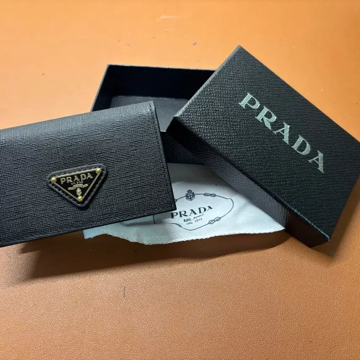 [BUNJANG] Prada Saffiano Leather Card Holder Black Full Set / 프라다 블랙 사피아노 카드지갑 풀박스