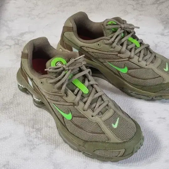[BUNJANG] Nike Supreme Shox Ride 2 SP Neutral Olive / 나이키 슈프림 샥스 라이드 2 sp 뉴트럴 올리브 285