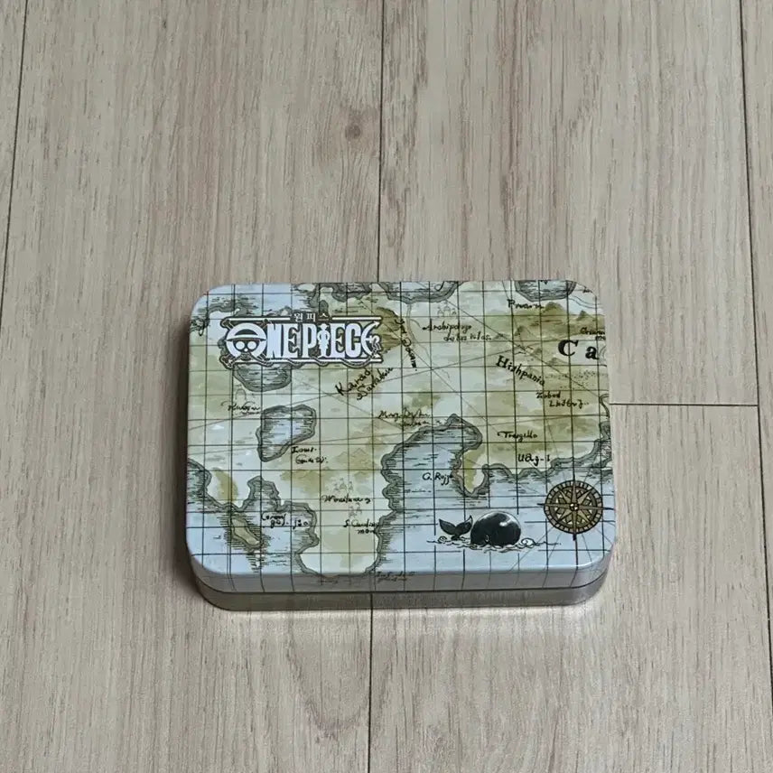 [BUNJANG] One Piece Map Design Tin Case with Poster Stickers / 원피스 지도 디자인 틴케이스, 포스터 스티커