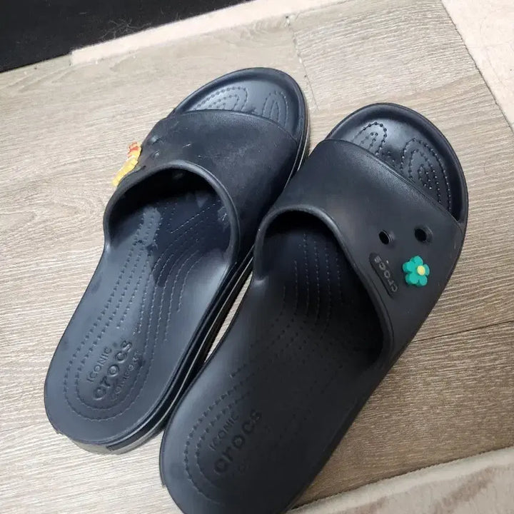 [BUNJANG] Crocs Slides Size 8 / 크록스 슬리퍼 사이즈 8