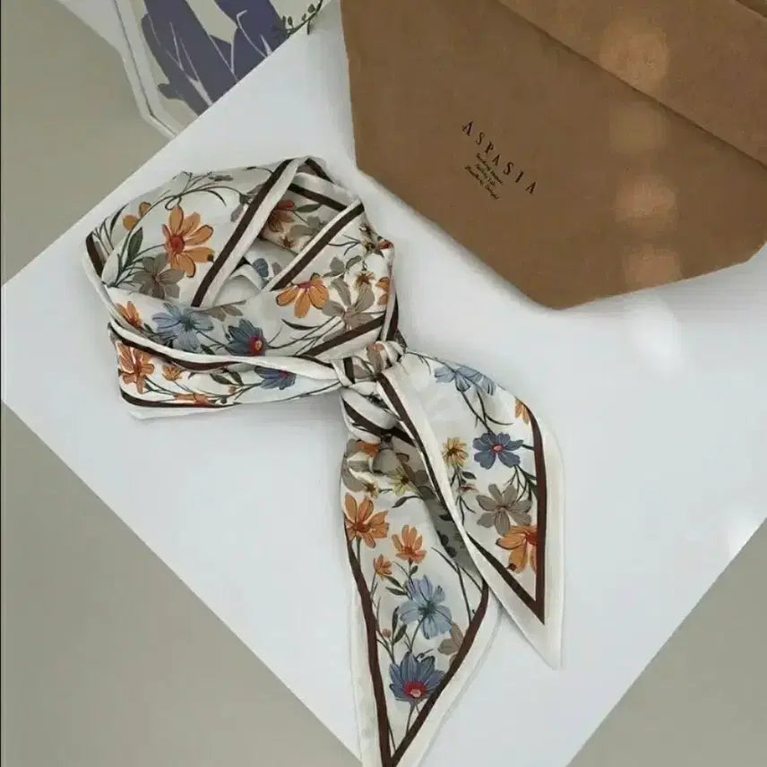 [BUNJANG] Flower Pattern Scarf (New) / 플라워 패턴 스카프 (새상품)