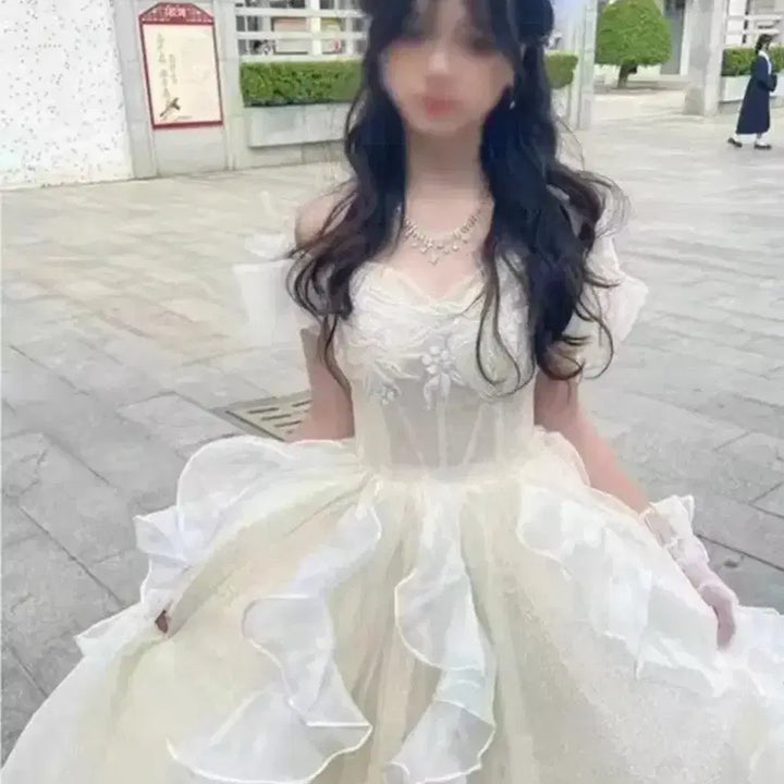 [BUNJANG] Princess Dress for Photoshoot / 졸업사진 하나뿐인 인생샷 공주 드레스 왕관포함 속치마 대여 촬영용