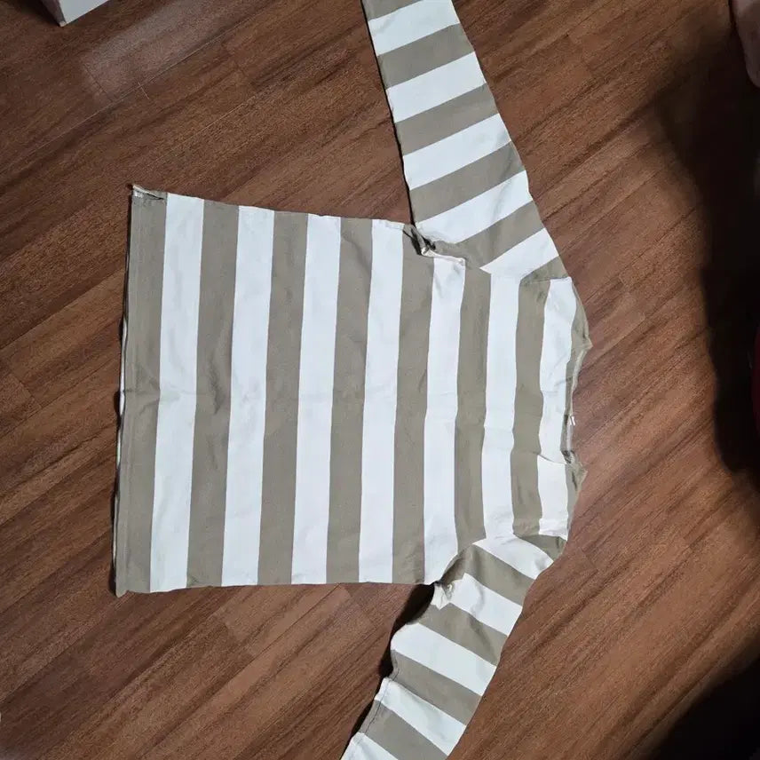 [BUNJANG] Uniqlo Striped T-Shirt XL / 유니클로 스트라이프 티 xl