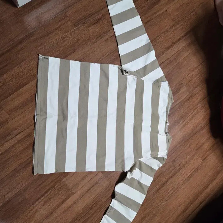 [BUNJANG] Uniqlo Striped T-Shirt XL / 유니클로 스트라이프 티 xl