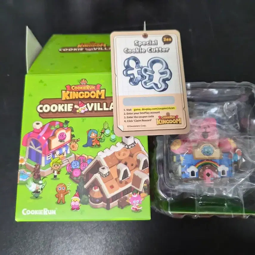 [BUNJANG] Cookie Run: Kingdom Cookie Village Random Figure (Toy Store Theme) / 쿠키런 킹덤 쿠키 빌리지 랜덤피규어(토이 스토어)